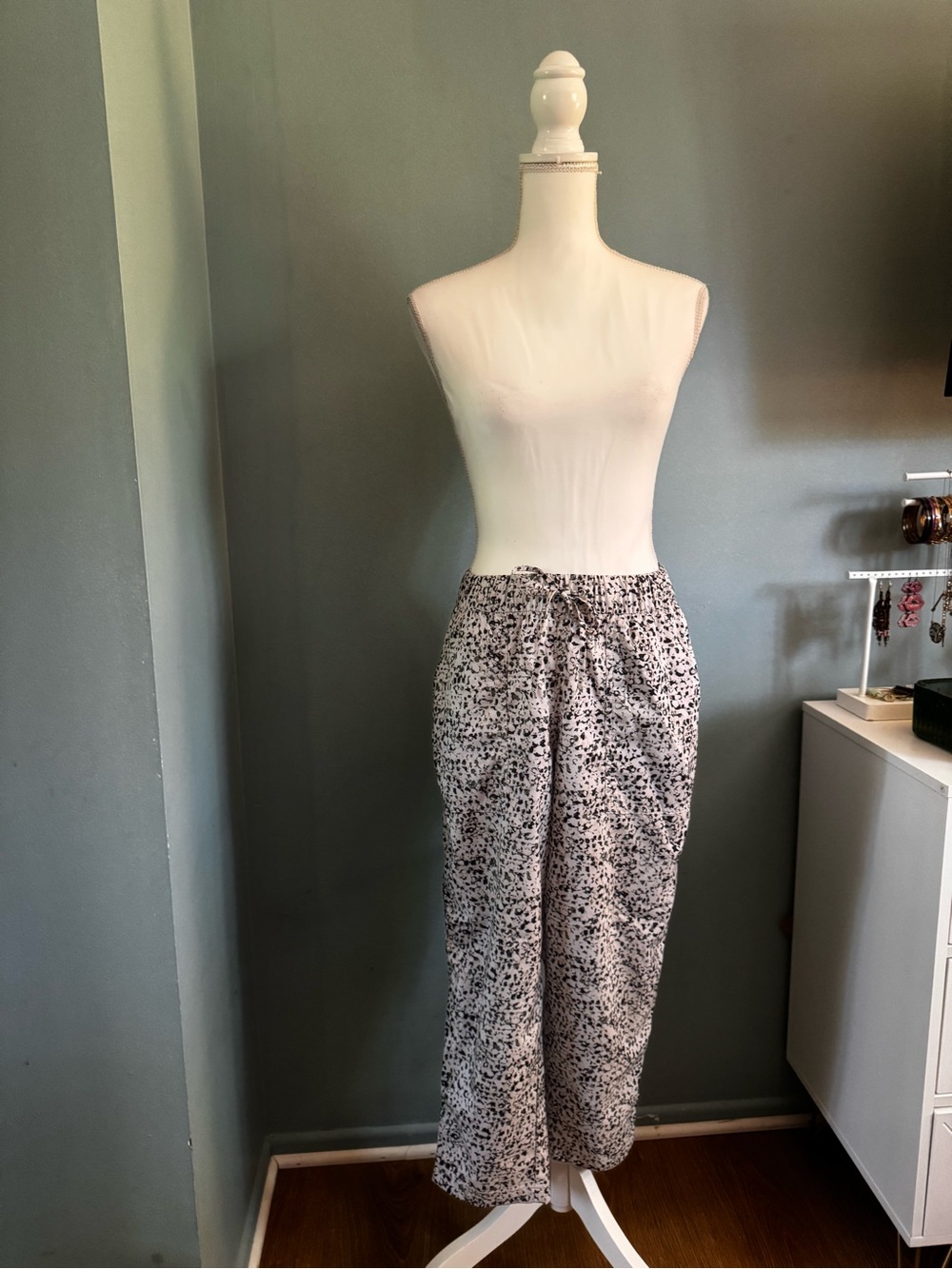 EUC Old Navy Black White Olive Speckle Joggers Small ankle track pants